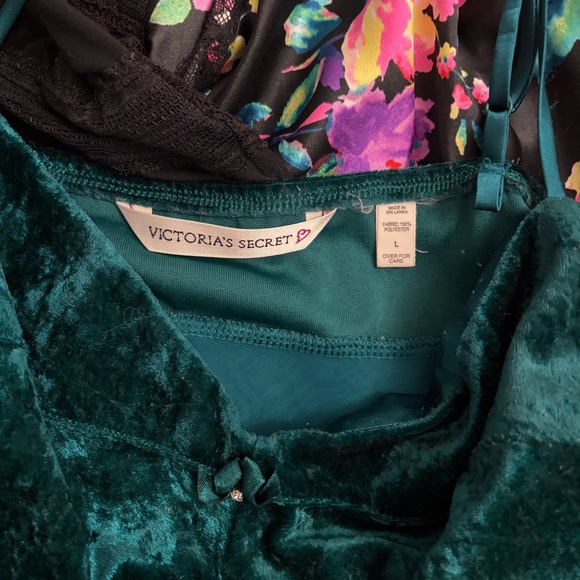 Lingerie Intimates Set - Victoria Secret - Picture 3 of 10